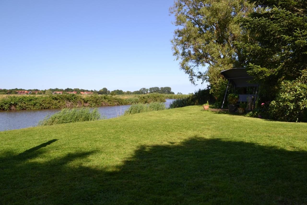 Ferienhaus Am Wasser Hinte 외부 사진